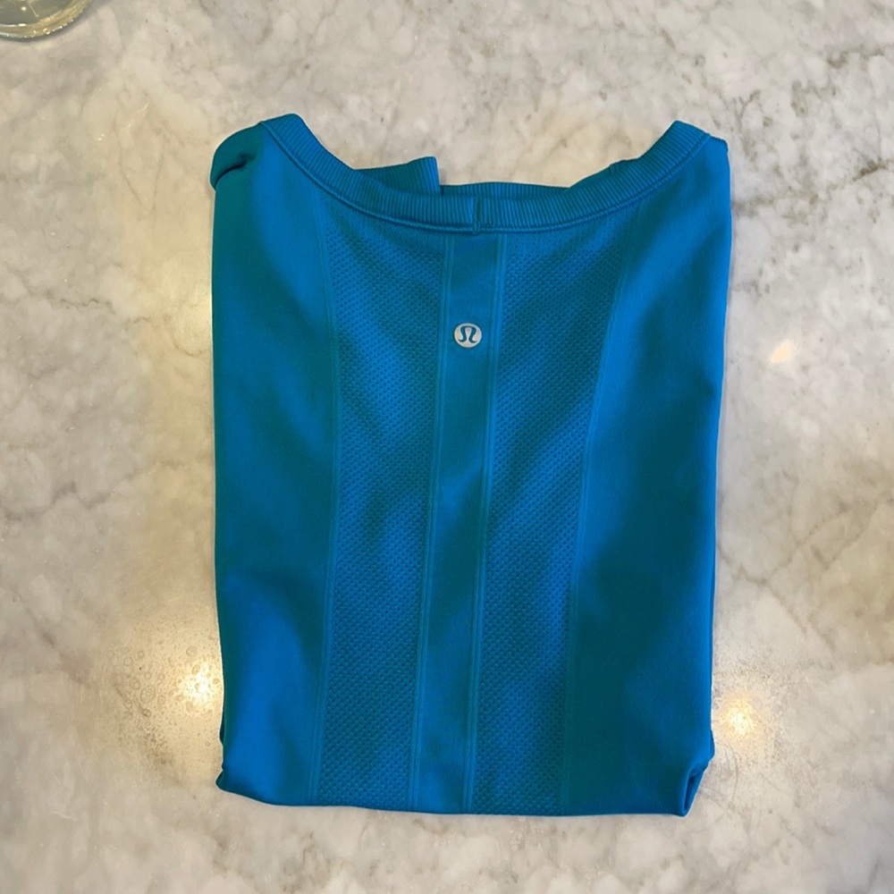Lululemon Swiftly Relaxed Fit short sleeve